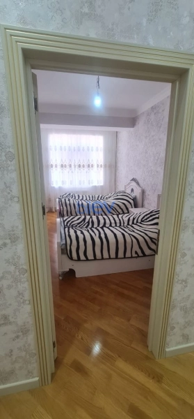 Aylıq Kirayə 3 otaqlı Yeni Tikili bina evi  120m², Bakı