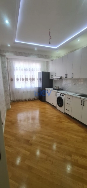 Aylıq Kirayə 3 otaqlı Yeni Tikili bina evi  120m², Bakı