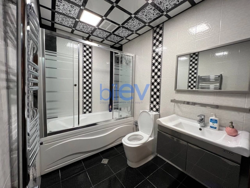 Aylıq Kirayə 4 otaqlı Yeni Tikili bina evi  155m², Bakı