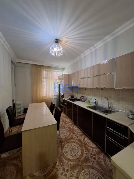 Aylıq Kirayə 3 otaqlı Yeni Tikili bina evi  94m², Bakı