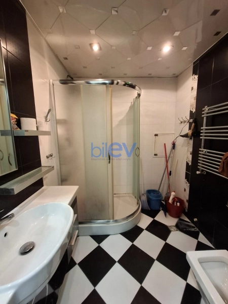 Aylıq Kirayə 3 otaqlı Yeni Tikili bina evi  94m², Bakı