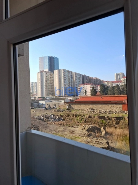 Aylıq Kirayə 3 otaqlı Yeni Tikili bina evi  94m², Bakı