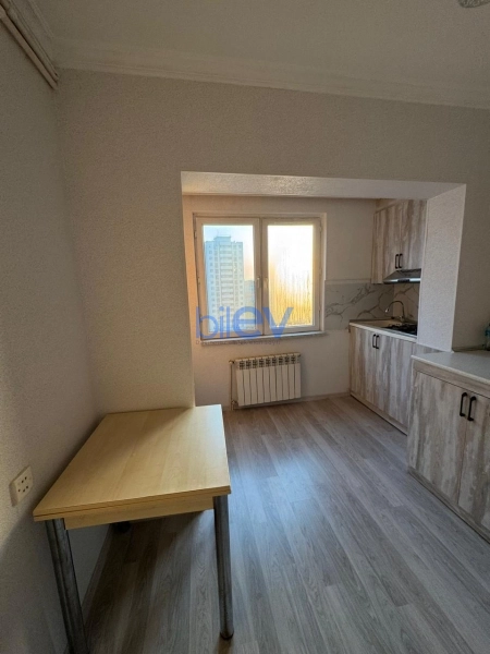 Aylıq Kirayə 2 otaqlı Köhnə Tikili bina evi  60m², Bakı