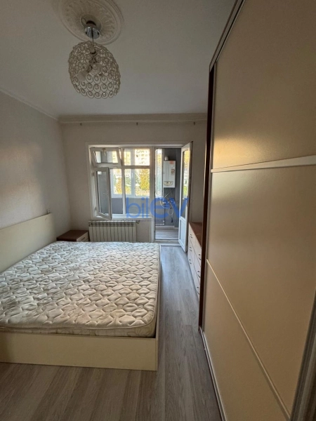 Aylıq Kirayə 2 otaqlı Köhnə Tikili bina evi  60m², Bakı