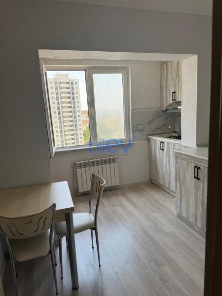 Aylıq Kirayə 2 otaqlı Köhnə Tikili bina evi  60m², Bakı