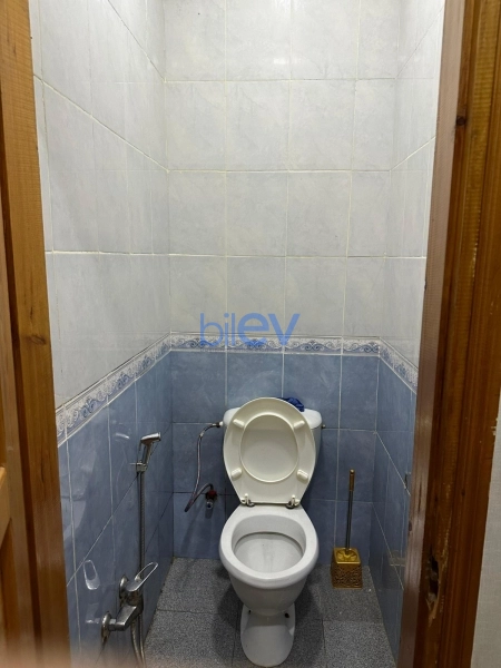 Aylıq Kirayə 3 otaqlı Köhnə Tikili bina evi  64m², Bakı