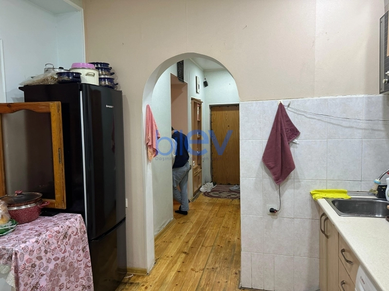 Aylıq Kirayə 3 otaqlı Köhnə Tikili bina evi  64m², Bakı