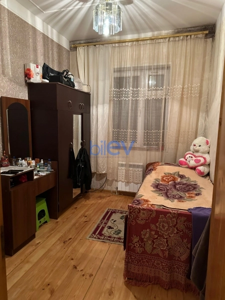 Aylıq Kirayə 3 otaqlı Köhnə Tikili bina evi  64m², Bakı