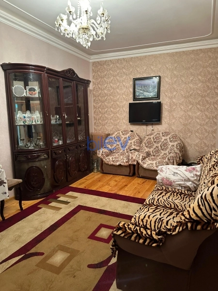Aylıq Kirayə 3 otaqlı Köhnə Tikili bina evi  64m², Bakı