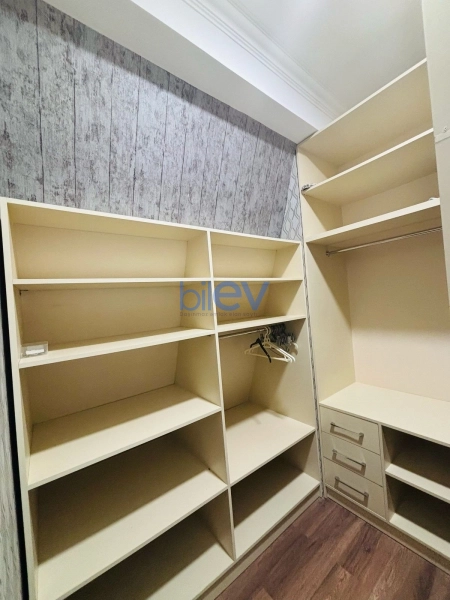 Aylıq Kirayə 3 otaqlı Yeni Tikili bina evi  105m², Bakı