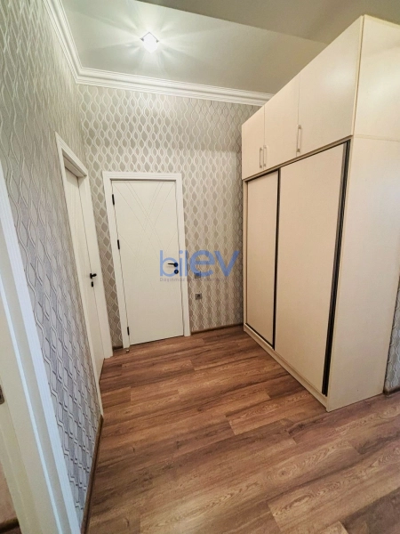 Aylıq Kirayə 3 otaqlı Yeni Tikili bina evi  105m², Bakı