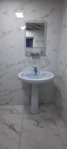 Aylıq Kirayə 2 otaqlı Köhnə Tikili bina evi  60m², Bakı