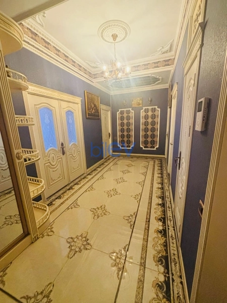 Aylıq Kirayə 3 otaqlı Yeni Tikili bina evi  120m², Bakı