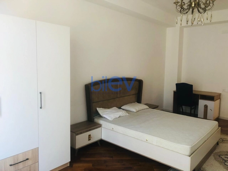 Aylıq Kirayə 4 otaqlı Yeni Tikili bina evi  180m², Bakı