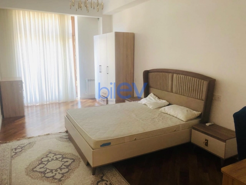 Aylıq Kirayə 4 otaqlı Yeni Tikili bina evi  180m², Bakı