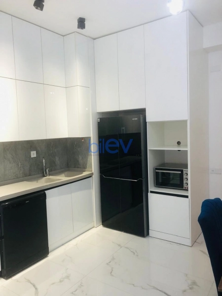 Aylıq Kirayə 4 otaqlı Köhnə Tikili bina evi  180m², Bakı