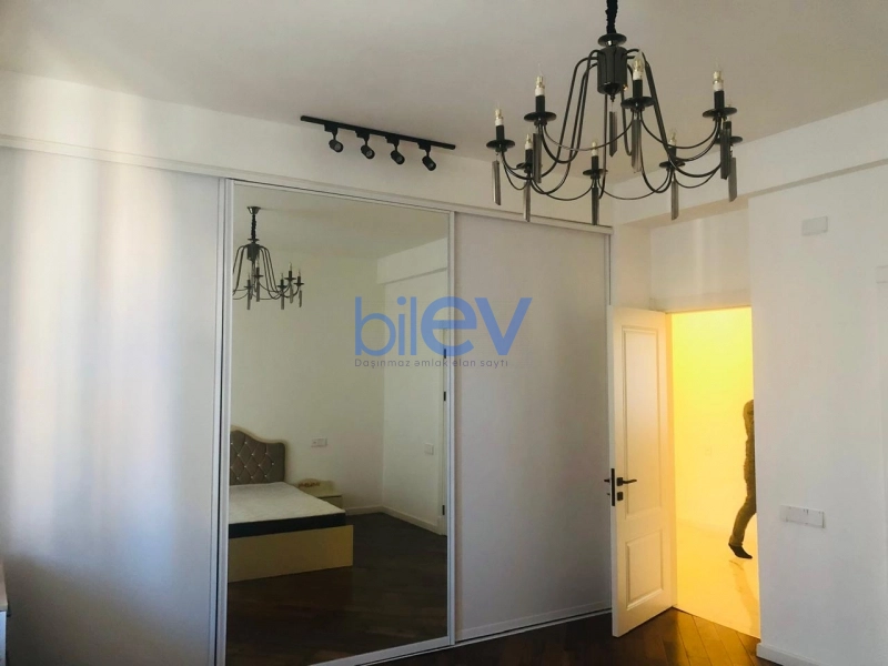 Aylıq Kirayə 4 otaqlı Köhnə Tikili bina evi  180m², Bakı