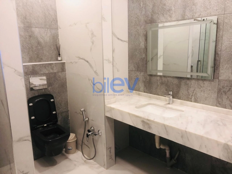 Aylıq Kirayə 4 otaqlı Köhnə Tikili bina evi  180m², Bakı