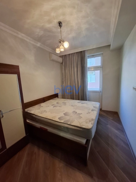 Aylıq Kirayə 3 otaqlı Köhnə Tikili bina evi  94m², Bakı