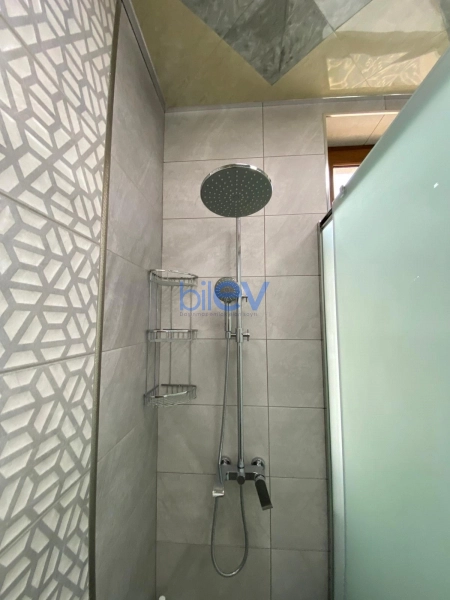 Aylıq Kirayə 4 otaqlı Köhnə Tikili bina evi  209m², Bakı