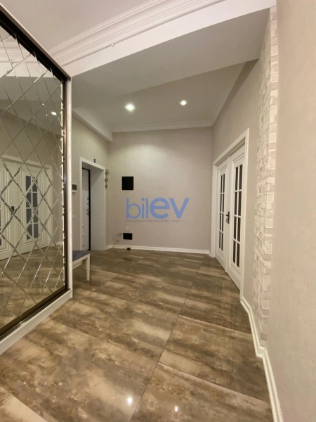Aylıq Kirayə 4 otaqlı Köhnə Tikili bina evi  209m², Bakı