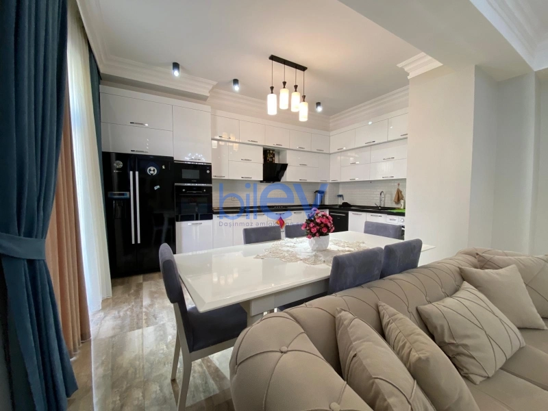 Aylıq Kirayə 4 otaqlı Köhnə Tikili bina evi  209m², Bakı