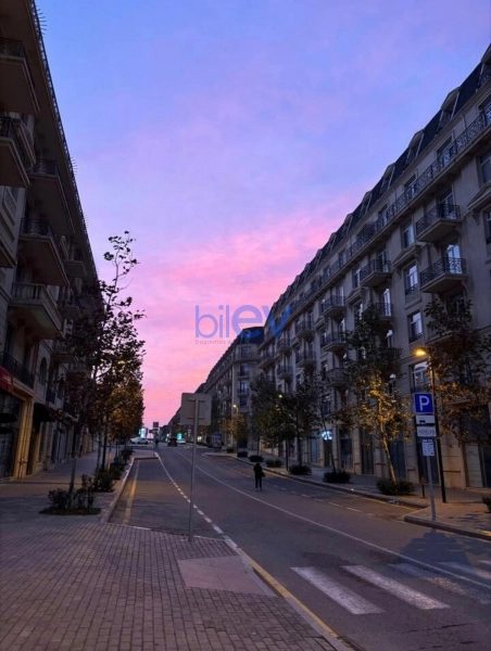 Aylıq Kirayə 4 otaqlı Köhnə Tikili bina evi  209m², Bakı