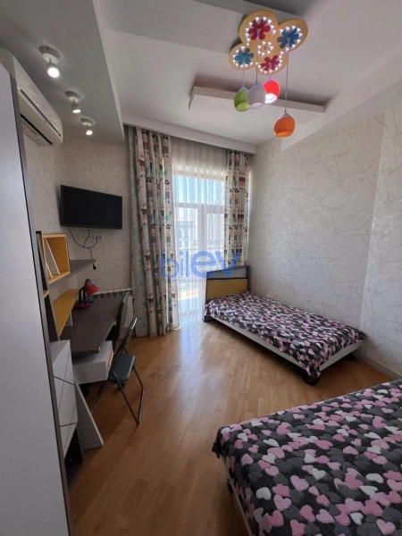 Aylıq Kirayə 3 otaqlı Köhnə Tikili bina evi  100m², Bakı
