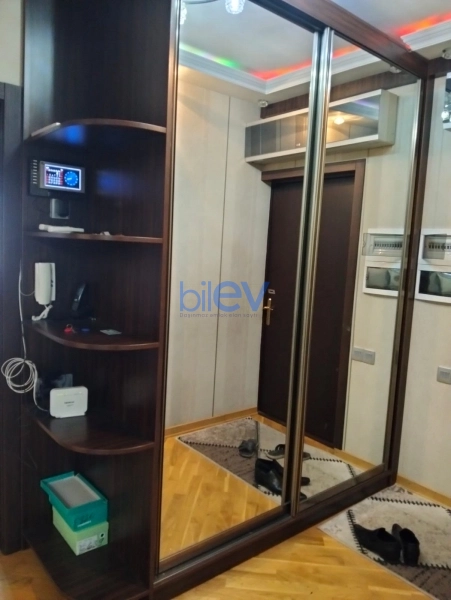 Aylıq Kirayə 4 otaqlı Köhnə Tikili bina evi  100m², Bakı