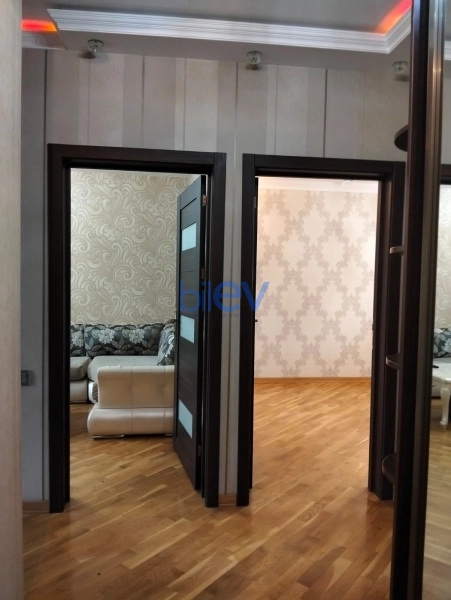 Aylıq Kirayə 4 otaqlı Köhnə Tikili bina evi  100m², Bakı