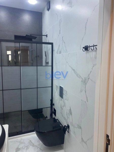 Aylıq Kirayə 3 otaqlı Köhnə Tikili bina evi  75m², Bakı