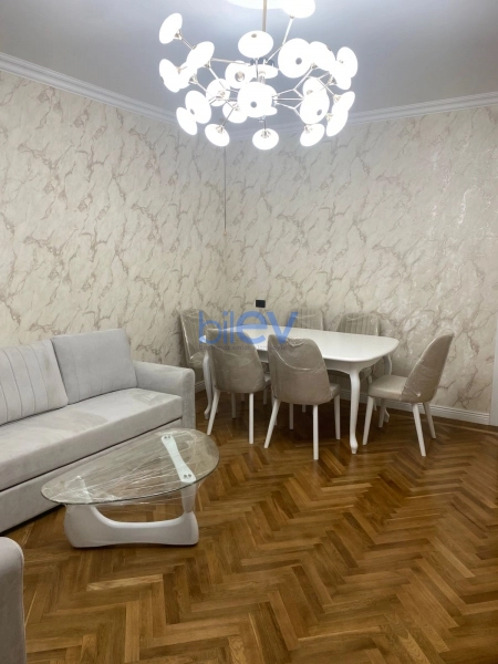 Aylıq Kirayə 3 otaqlı Köhnə Tikili bina evi  75m², Bakı