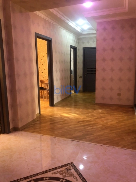 Aylıq Kirayə 2 otaqlı Yeni Tikili bina evi  109m², Bakı