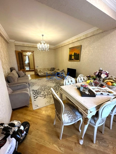 Aylıq Kirayə 3 otaqlı Yeni Tikili bina evi  140m², Bakı