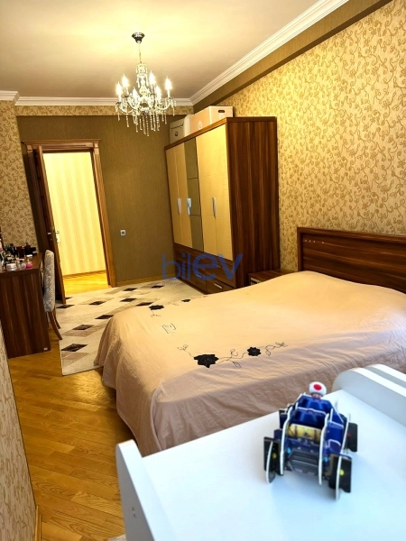 Aylıq Kirayə 3 otaqlı Yeni Tikili bina evi  140m², Bakı