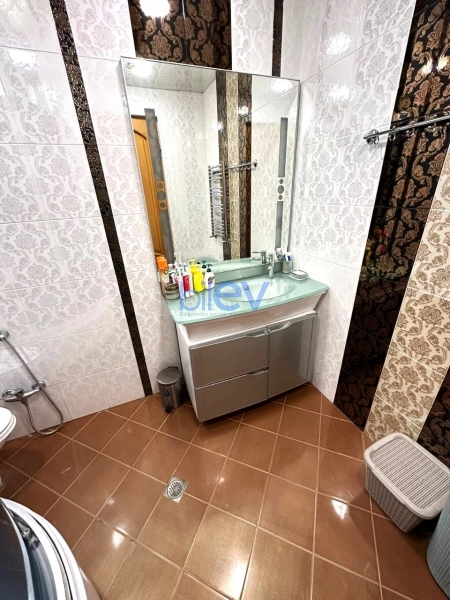Aylıq Kirayə 3 otaqlı Yeni Tikili bina evi  140m², Bakı