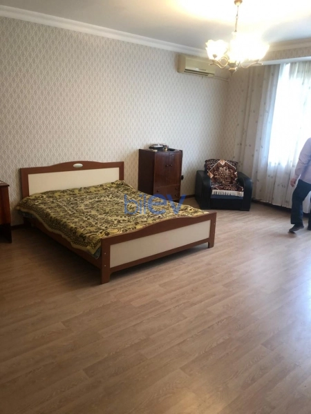 Aylıq Kirayə 1 otaqlı Köhnə Tikili bina evi  61m², Bakı