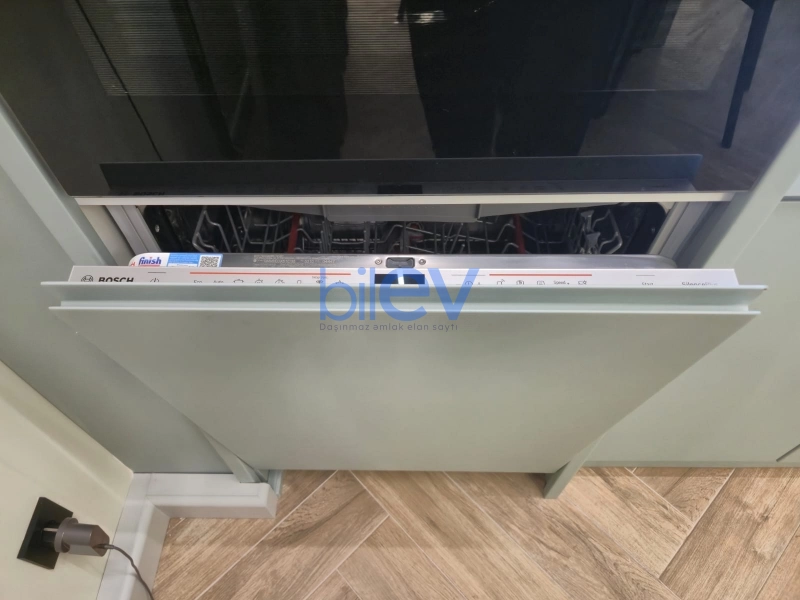 Aylıq Kirayə 3 otaqlı Yeni Tikili bina evi  130m², Bakı
