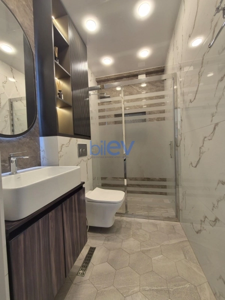 Aylıq Kirayə 3 otaqlı Yeni Tikili bina evi  130m², Bakı
