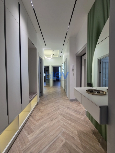 Aylıq Kirayə 3 otaqlı Yeni Tikili bina evi  130m², Bakı