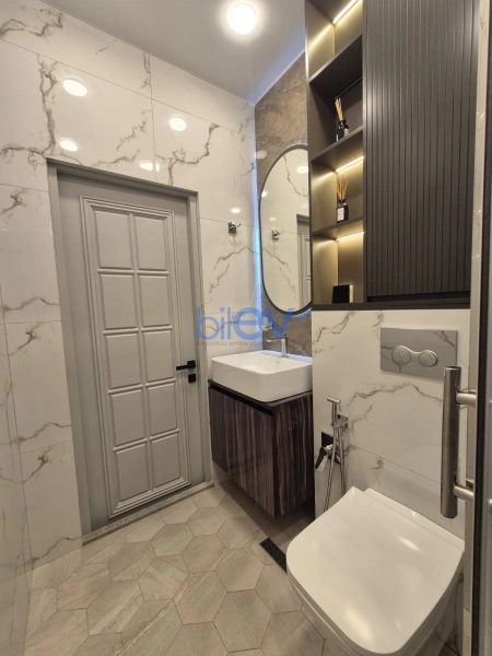 Aylıq Kirayə 3 otaqlı Yeni Tikili bina evi  130m², Bakı