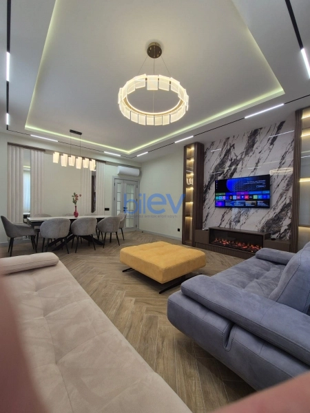 Aylıq Kirayə 3 otaqlı Yeni Tikili bina evi  130m², Bakı