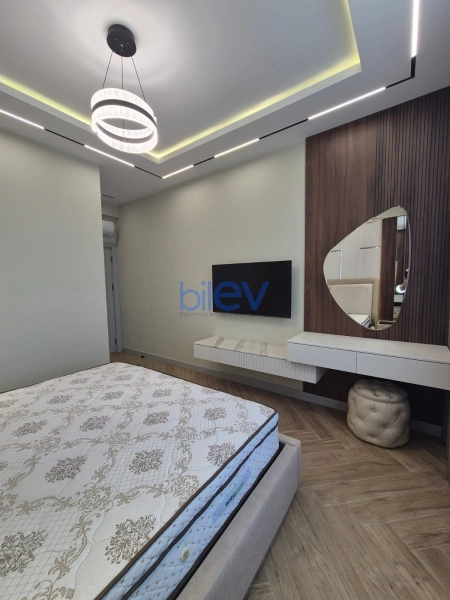 Aylıq Kirayə 3 otaqlı Yeni Tikili bina evi  130m², Bakı