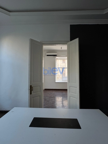 Aylıq Kirayə 2 otaqlı Köhnə Tikili bina evi  60m², Bakı