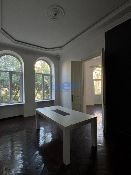 Aylıq Kirayə 2 otaqlı Köhnə Tikili bina evi  60m², Bakı