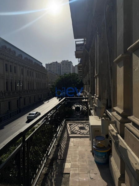 Aylıq Kirayə 2 otaqlı Köhnə Tikili bina evi  60m², Bakı