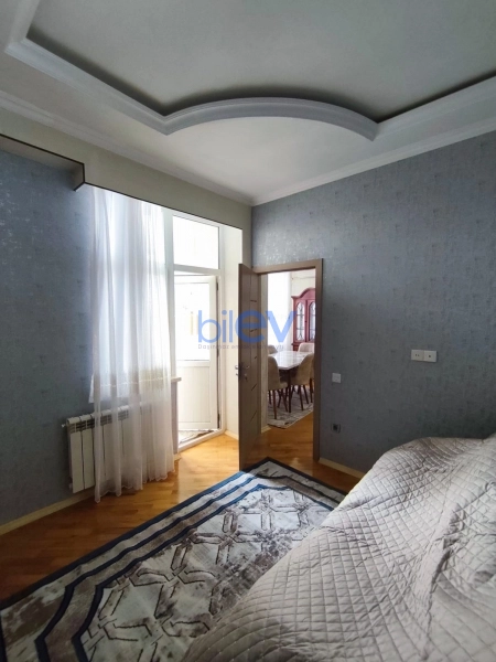 Aylıq Kirayə 3 otaqlı Yeni Tikili bina evi  100m², Bakı