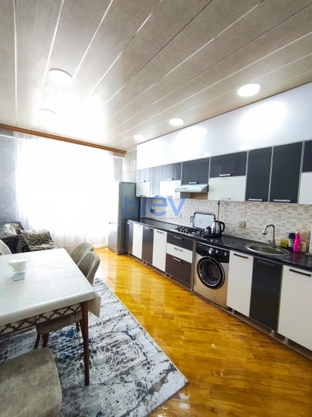 Aylıq Kirayə 3 otaqlı Yeni Tikili bina evi  100m², Bakı