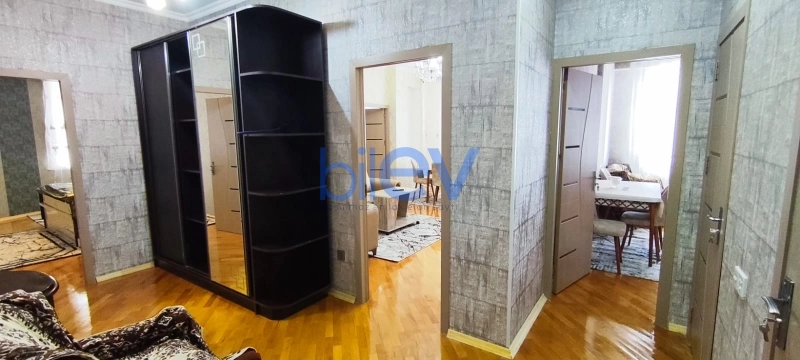 Aylıq Kirayə 3 otaqlı Yeni Tikili bina evi  100m², Bakı