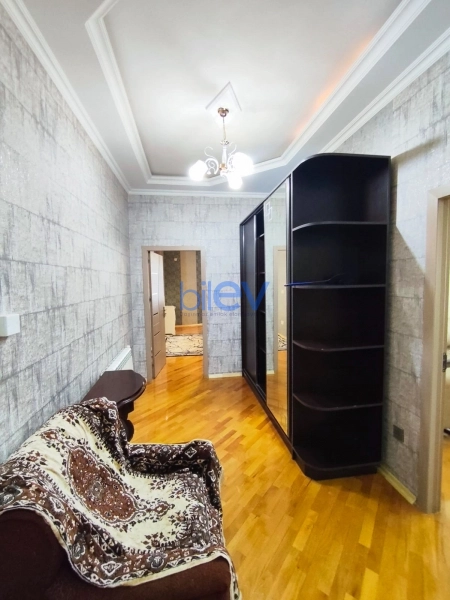 Aylıq Kirayə 3 otaqlı Yeni Tikili bina evi  100m², Bakı